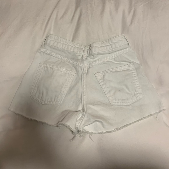 TOPSHOP Mom Ripped High Rise Jean Shorts - Picture 3 of 4
